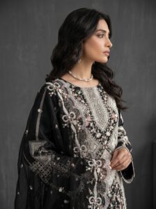 Luxury_fashion_close-up_focusing_on_202606151001
